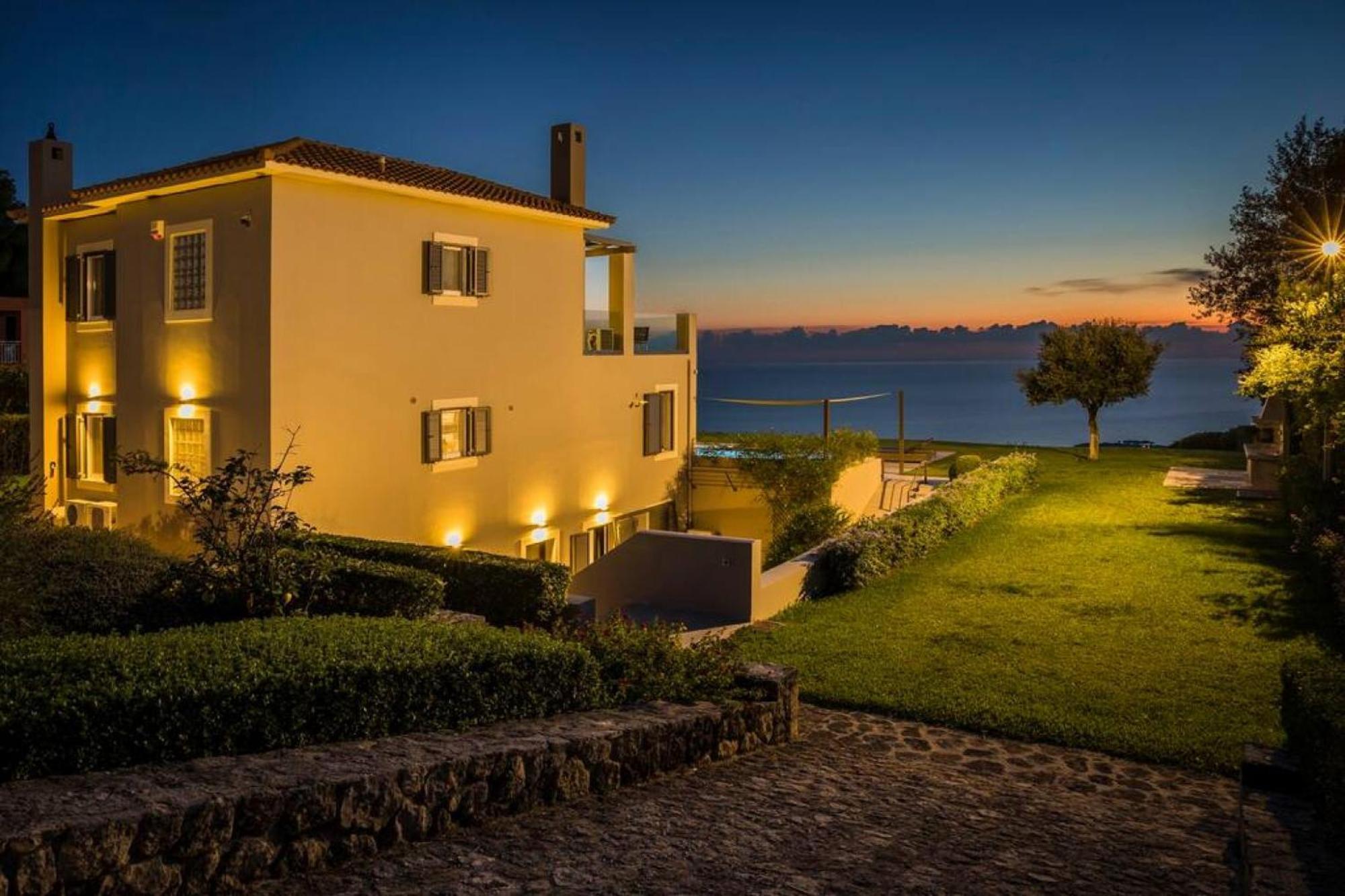 Grande Azzurro In Lakithra Villa Екстериор снимка