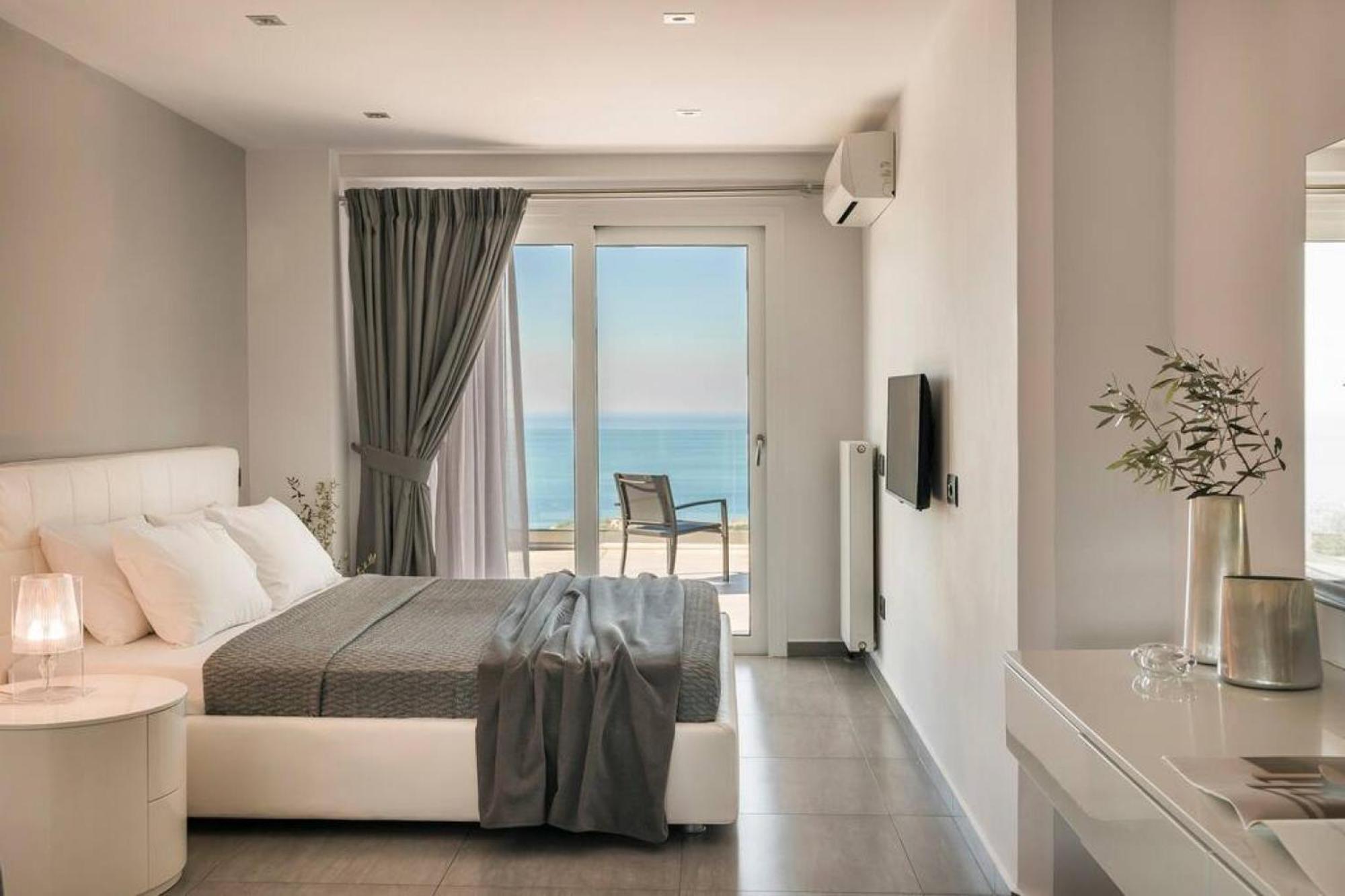 Grande Azzurro In Lakithra Villa Екстериор снимка