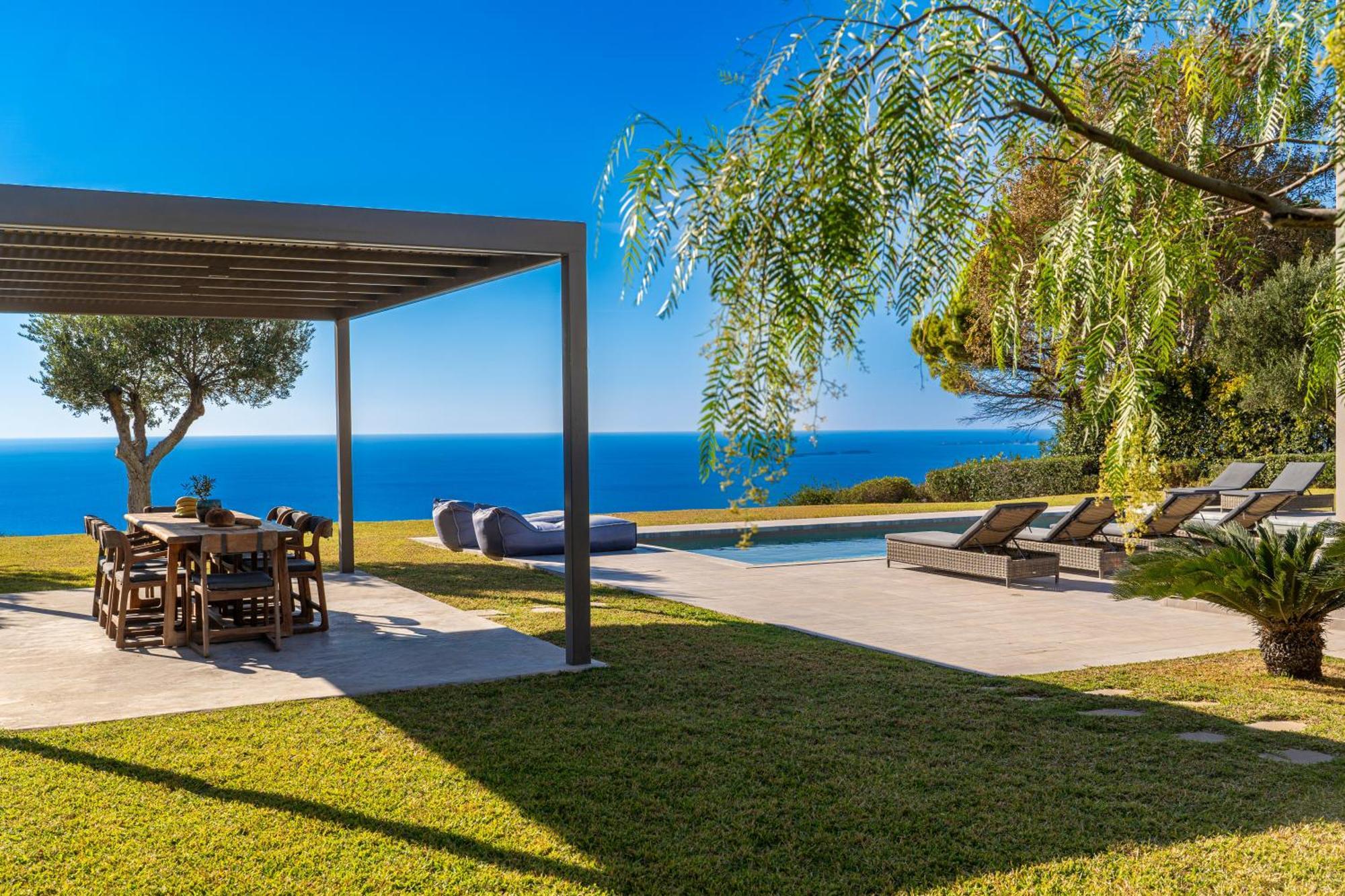 Grande Azzurro In Lakithra Villa Екстериор снимка