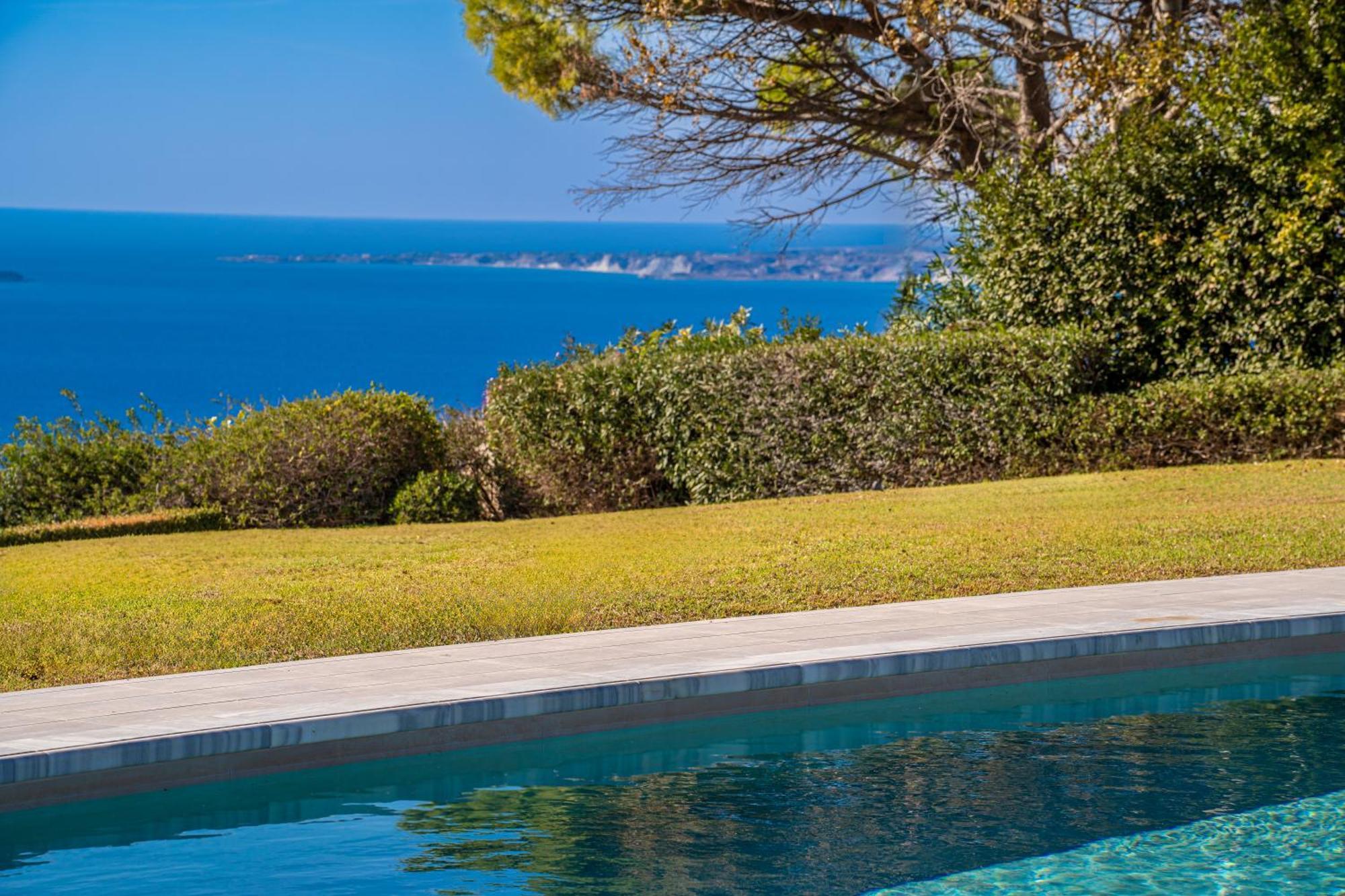 Grande Azzurro In Lakithra Villa Екстериор снимка